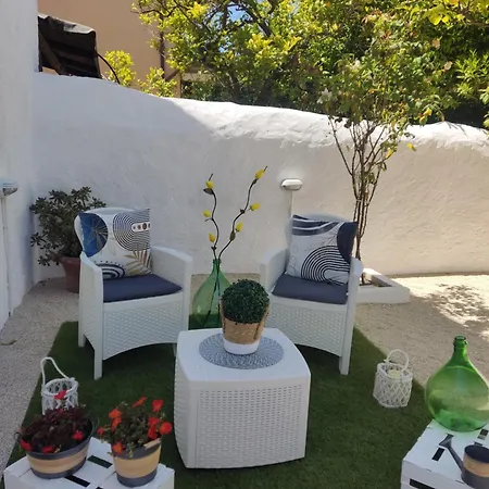 公寓 Con Giardino I Girasoli - Cin It 09006 - 9 C 2000 R4042-